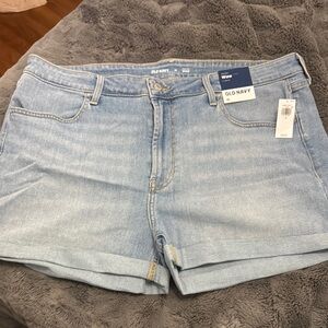 Old Navy Women's Light Blue Denim Shorts NWT size 18